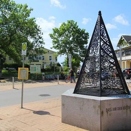 Mit Meerblick Und Balkon, Gratis Nutzung Vom Ahoi Erlebnisbad Und Sauna In Sellin - Meeresblick 27 * Goehren (Ruegen)